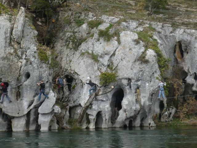  Curso de aventuras sobre el río 